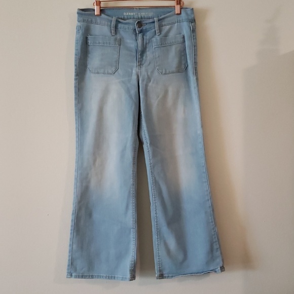 Old Navy Denim - EUC Old Navy flare Jeans sz8